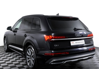 Подержанный автомобиль Audi Q7 2021 года (7 фото)