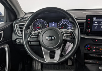 Подержанный автомобиль Kia Ceed Hatchback 2020 года (22 фото)
