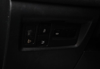 Подержанный автомобиль Citroen C4 Sedan 2013 года (13 фото)