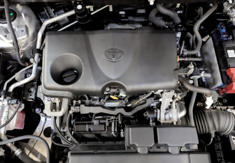 Подержанный автомобиль Toyota RAV4 2021 года (9 фото)