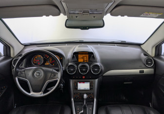 Подержанный автомобиль Opel Antara 2014 года (14 фото)