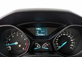 Подержанный автомобиль Ford Focus Hatchback 2017 года (16 фото)