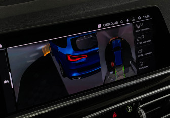 Подержанный автомобиль BMW X5 2018 года (21 фото)