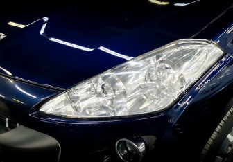 Подержанный автомобиль Peugeot 4007 2011 года (17 фото)