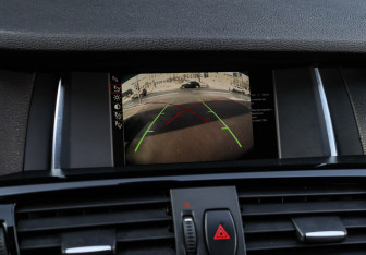 Подержанный автомобиль BMW X4 2015 года (18 фото)