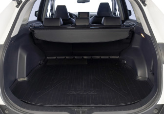 Подержанный автомобиль Toyota RAV4 2021 года (10 фото)