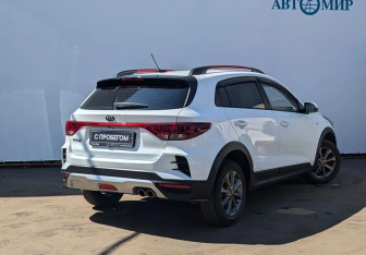 Подержанный автомобиль Kia Rio Hatchback 2021 года (8 фото)
