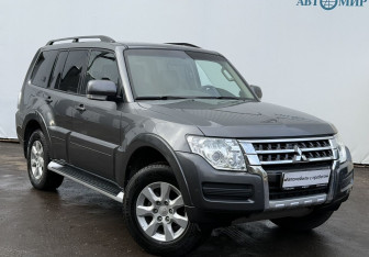 Подержанный автомобиль Mitsubishi Pajero 2014 года (3 фото)