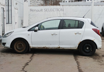 Подержанный автомобиль Opel Corsa 2010 года (8 фото)