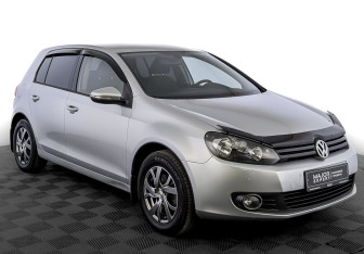 Подержанный автомобиль Volkswagen Golf Hatchback 2012 года (3 фото)
