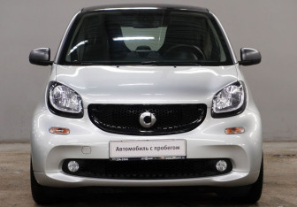 Подержанный автомобиль Smart Fortwo Hatchback 2018 года (2 фото)