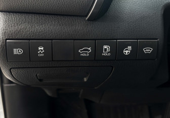 Подержанный автомобиль Toyota Camry Sedan 2020 года (18 фото)