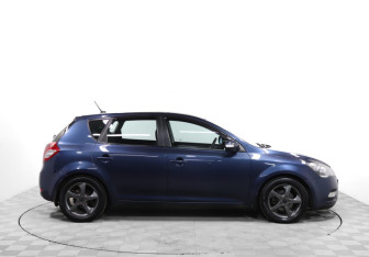 Подержанный автомобиль Kia Ceed Hatchback 2010 года (4 фото)