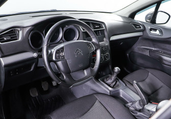 Подержанный автомобиль Citroen C4 Sedan 2016 года (9 фото)