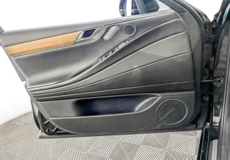 Подержанный автомобиль Genesis G80 2021 года (19 фото)