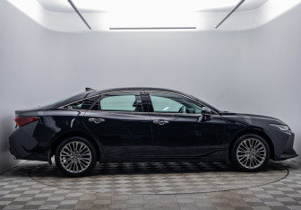 Подержанный автомобиль Toyota Avalon 2023 года (4 фото)
