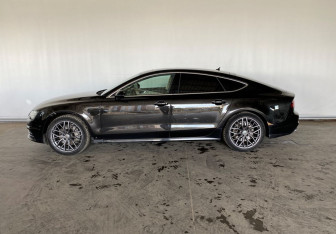 Подержанный автомобиль Audi A7 2017 года (8 фото)