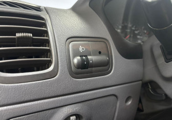 Подержанный автомобиль Hyundai Accent Sedan 2005 года (18 фото)