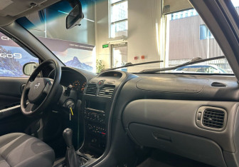 Подержанный автомобиль Nissan Almera Classic 2006 года (10 фото)