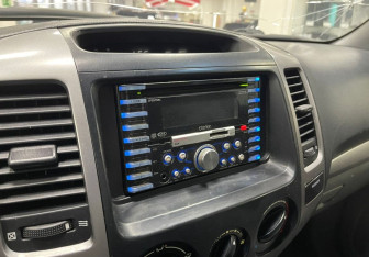 Подержанный автомобиль Toyota Land Cruiser Prado 2003 года (14 фото)