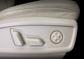 Подержанный автомобиль Audi Q5 2017 года (25 фото)