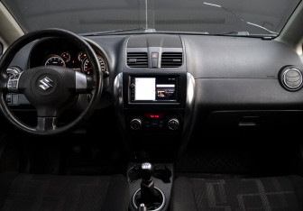 Подержанный автомобиль Suzuki SX4 Sedan 2010 года (11 фото)