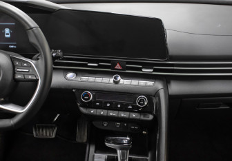 Подержанный автомобиль Hyundai Elantra Sedan 2024 года (15 фото)