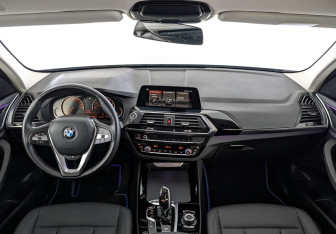 Подержанный автомобиль BMW X3 2020 года (14 фото)