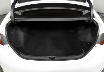 Подержанный автомобиль Toyota Corolla Sedan 2014 года (16 фото)