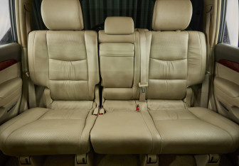 Подержанный автомобиль Toyota Land Cruiser Prado 2005 года (24 фото)