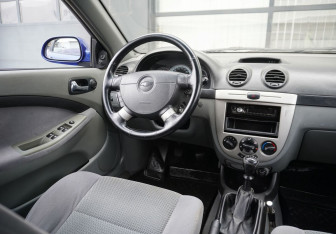 Подержанный автомобиль Chevrolet Lacetti Sedan 2007 года (13 фото)