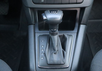 Подержанный автомобиль Skoda Yeti 2012 года (17 фото)