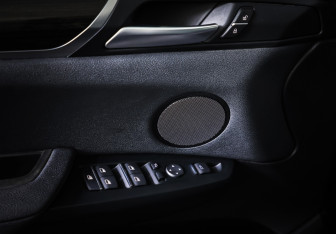 Подержанный автомобиль BMW X4 2017 года (18 фото)