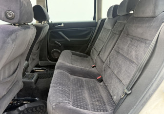 Подержанный автомобиль Volkswagen Passat Wagon 2001 года (11 фото)
