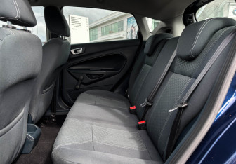 Подержанный автомобиль Ford Fiesta Hatchback 2012 года (10 фото)
