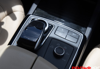 Подержанный автомобиль Mercedes-Benz GLE 2016 года (16 фото)