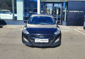 Подержанный автомобиль Hyundai i30 Hatchback 2012 года (2 фото)