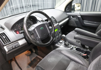 Подержанный автомобиль Land Rover Freelander 2011 года (16 фото)