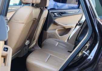 Подержанный автомобиль Porsche Macan 2017 года (11 фото)