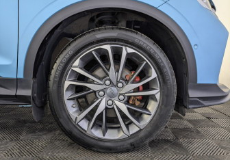 Подержанный автомобиль Geely Coolray 2023 года (12 фото)