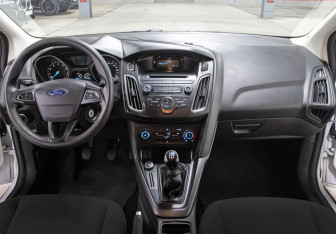 Подержанный автомобиль Ford Focus Wagon 2017 года (14 фото)