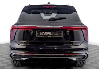 Подержанный автомобиль Hongqi E-HS9 2022 года (6 фото)