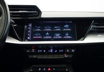 Подержанный автомобиль Audi A3 Hatchback 2021 года (21 фото)