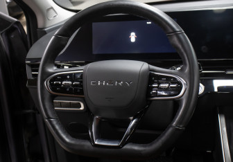 Подержанный автомобиль Omoda C5 2022 года (17 фото)