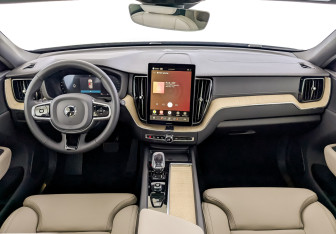 Новый Volvo XC60 2025 (10 фото)