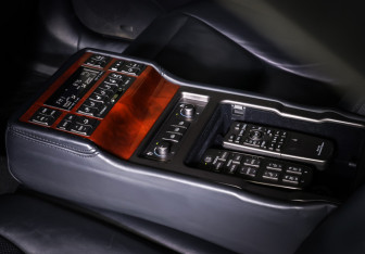 Подержанный автомобиль Lexus LS 2012 года (20 фото)