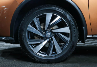 Подержанный автомобиль Nissan Murano Suv 2016 года (9 фото)