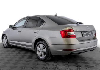 Подержанный автомобиль Skoda Octavia Liftback 2019 года (7 фото)
