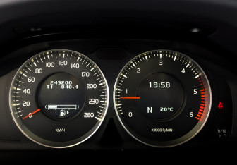 Подержанный автомобиль Volvo XC60 2012 года (13 фото)