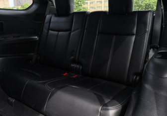 Подержанный автомобиль Nissan Pathfinder 2015 года (9 фото)